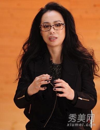 歌手闫寒的老婆照片,美丽背后的音乐世家