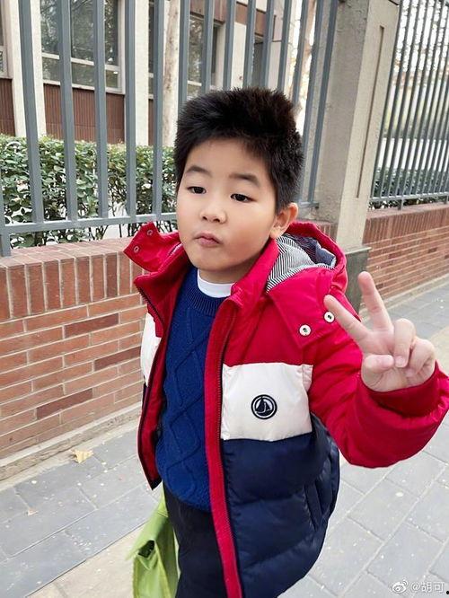 安吉小鱼儿生活照,童真无邪，快乐成长瞬间